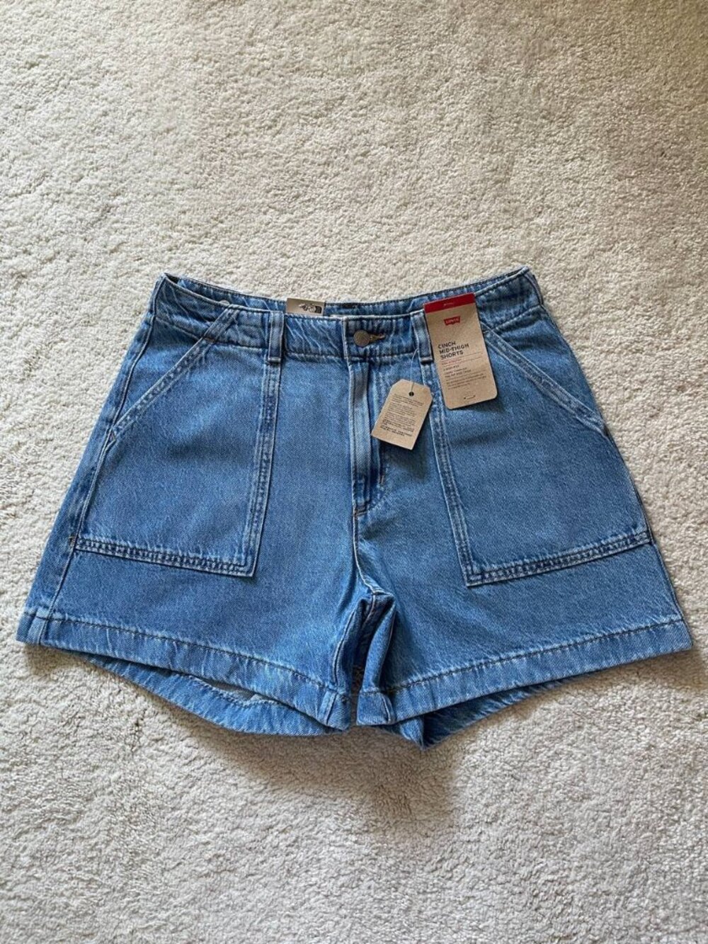 NWT Levi's High Rise Cinch Cargo Shorts Size 29